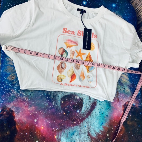 SeaShells across White Tee by Delias NWT - Picture 9 of 13